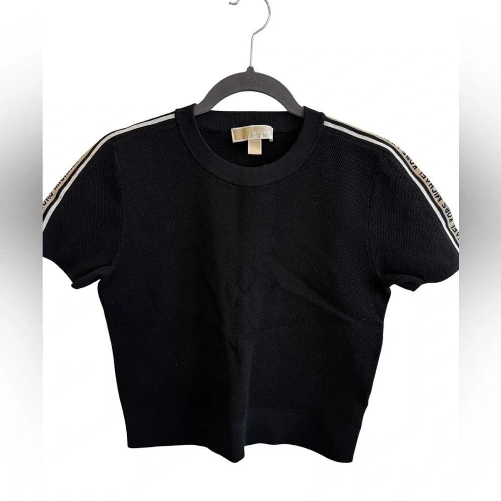 Michael Kors
Logo Tape Textured Knit Short-Sleeve Sweater - Picture 3 of 9